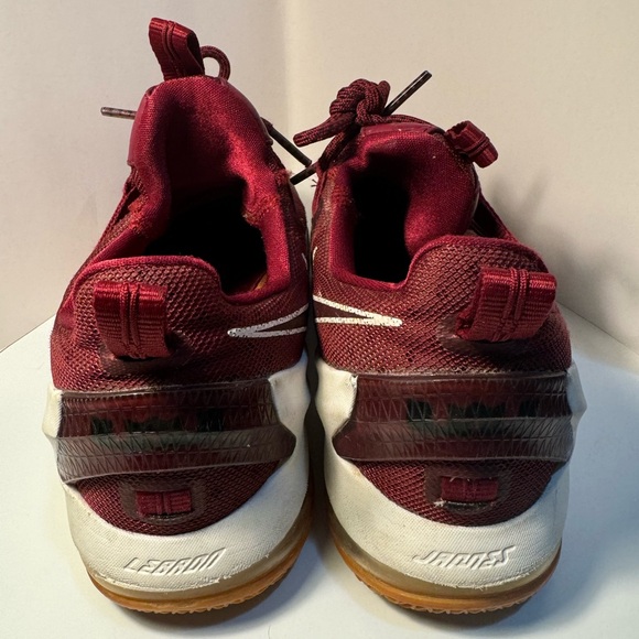 NIKE Air Max Lebron James 13 XIII - Low Team Red Gum - Men's Size 10 -831925-610 - Picture 3 of 15